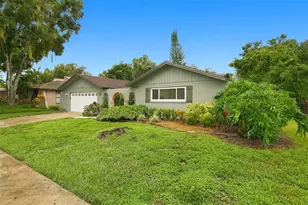 1297 Peach Tree Dr, Dunedin, FL 34698 - Photo 3