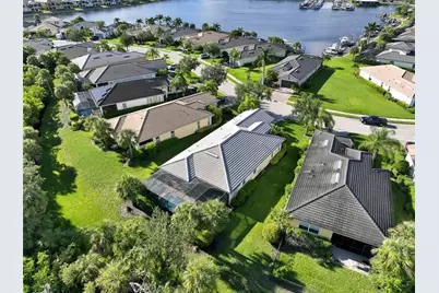 5057 Lake Overlook Avenue, Bradenton, FL 34208 - Photo 3