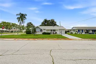 702 Thunderbird Ave, Sun City Center, FL 33573 - Photo 3