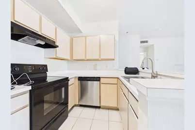 8513 Lucuya Way #308, Temple Terrace, FL 33637 - Photo 5