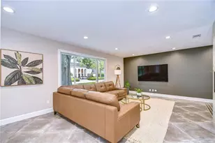 10113 Lindelaan Dr, Tampa, FL 33618 - Photo 7