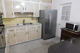 1400 57th Ave N, Saint Petersburg, FL 33703 - Photo 15