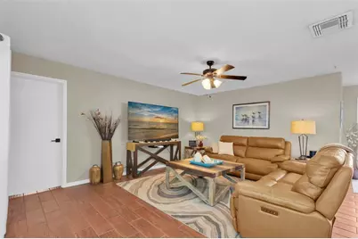 207 Amesbury Circle, Sun City Center, FL 33573 - Photo 9