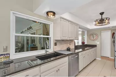 207 Amesbury Circle, Sun City Center, FL 33573 - Photo 17