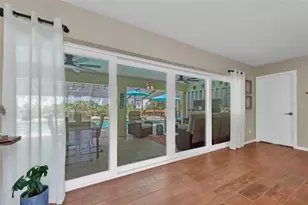 207 Amesbury Cir, Sun City Center, FL 33573 - Photo 11