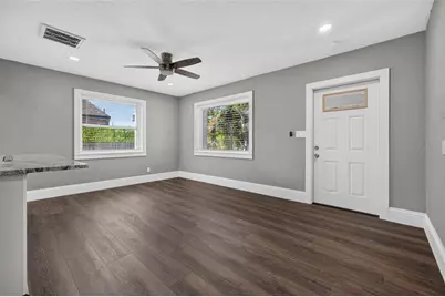 1020 49th Street S, Saint Petersburg, FL 33707 - Photo 5