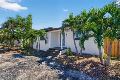 1020 49th Street S, Saint Petersburg, FL 33707 - Photo 3
