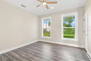 112 E Martin Luther King Jr Dr, Tarpon Springs, FL 34689 - Photo 15