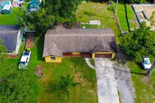 8906 E Lanway Dr, Tampa, FL 33637 - Photo 9