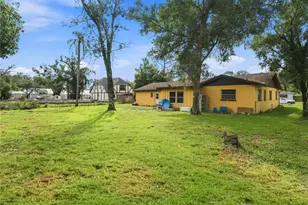8906 E Lanway Dr, Tampa, FL 33637 - Photo 35