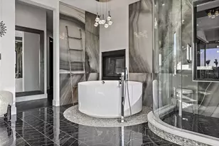 206 6th St E, Tierra Verde, FL 33715 - Photo 41