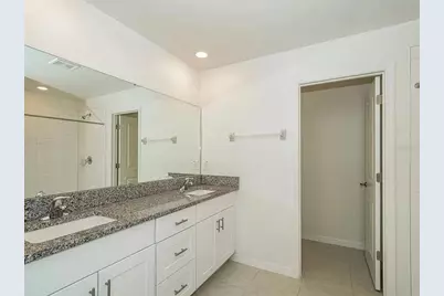 36590 Garden Wall Way, Zephyrhills, FL 33541 - Photo 21