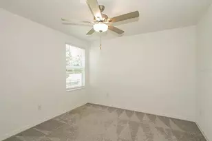 36590 Garden Wall Wy, Zephyrhills, FL 33541 - Photo 13