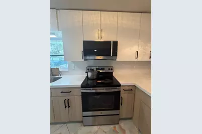 10909 W Elbow Drive, Tampa, FL 33612 - Photo 7