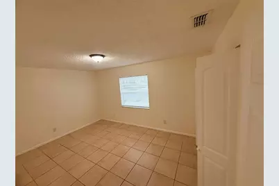 9406 N Hartts Drive #A, Tampa, FL 33617 - Photo 17