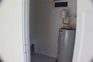 3712 N 36th St, Tampa, FL 33610 - Photo 29