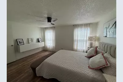 16008 Sagebrush Road, Tampa, FL 33618 - Photo 13