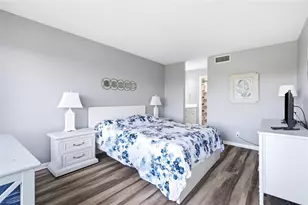 6105 Palma Del Mar Blvd S, Saint Petersburg, FL 33715 - Photo 11