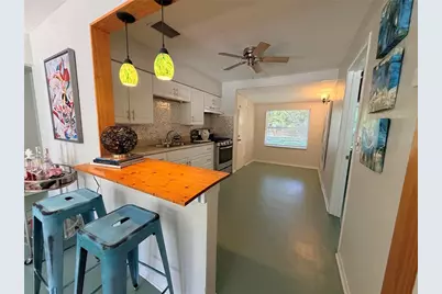2401 Quincy Street S, Saint Petersburg, FL 33711 - Photo 9