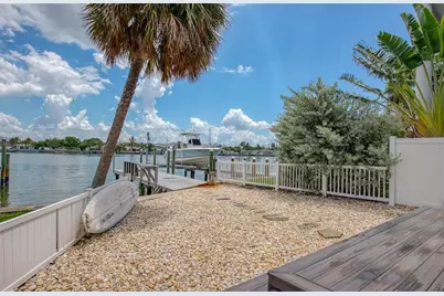 300 Bay Plz, Treasure Island, FL 33706 - Photo 59
