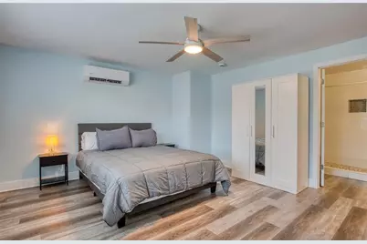 300 Bay Plz, Treasure Island, FL 33706 - Photo 43