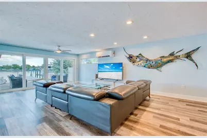 300 Bay Plz, Treasure Island, FL 33706 - Photo 13