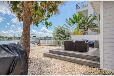 300 Bay Plz, Treasure Island, FL 33706 - Photo 57
