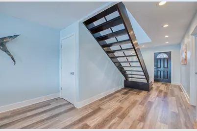 300 Bay Plz, Treasure Island, FL 33706 - Photo 9