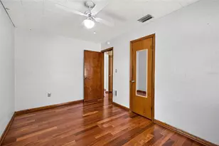 9522 N Ashley St, Tampa, FL 33612 - Photo 23
