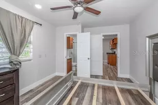 12009 Waterside Ct, Tampa, FL 33612 - Photo 17