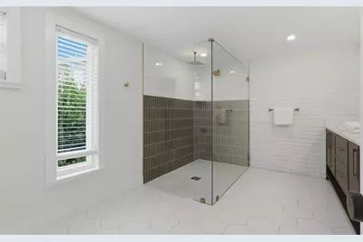 405 28th Street, Holmes Beach, FL 34217 - Photo 15