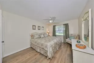1904 Canterbury Ln, Sun City Center, FL 33573 - Photo 11