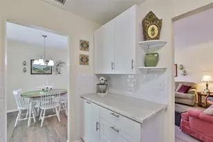 1904 Canterbury Ln, Sun City Center, FL 33573 - Photo 7