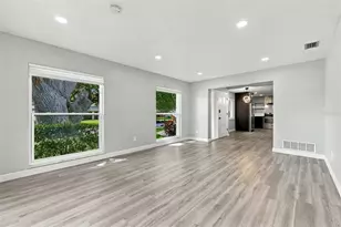 2260 St Charles Dr, Clearwater, FL 33764 - Photo 5