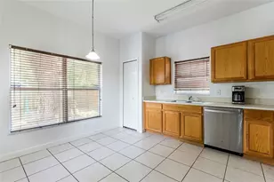 8213 N Klondyke St, Tampa, FL 33604 - Photo 9