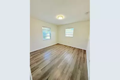 1500 77th Street N, Saint Petersburg, FL 33710 - Photo 9