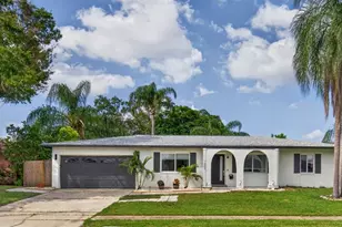 1689 Pennsylvania Ave NE, Saint Petersburg, FL 33703 - Photo 1