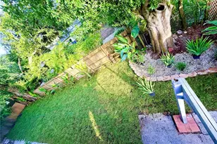1557 Robinson Dr N, Saint Petersburg, FL 33710 - Photo 33
