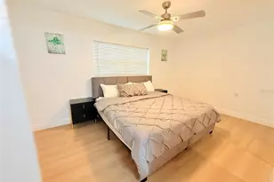 1557 Robinson Dr N, Saint Petersburg, FL 33710 - Photo 17