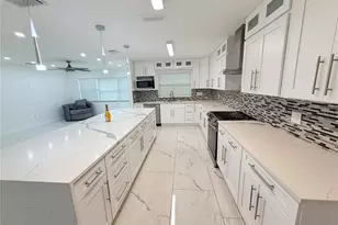 1557 Robinson Dr N, Saint Petersburg, FL 33710 - Photo 9