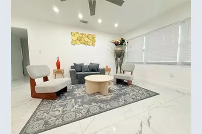1557 Robinson Drive N, Saint Petersburg, FL 33710 - Photo 5