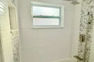 1557 Robinson Dr N, Saint Petersburg, FL 33710 - Photo 21