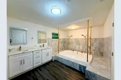 1557 Robinson Drive N, Saint Petersburg, FL 33710 - Photo 19