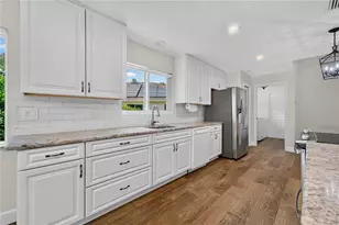 6106 Chalon Ct, Lutz, FL 33558 - Photo 13