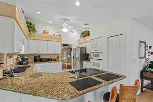 11000 Twosome Dr, San Antonio, FL 33576 - Photo 13
