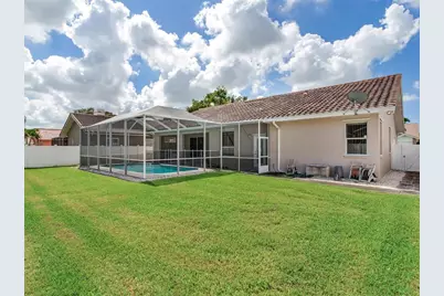 11581 Shelly Circle, Seminole, FL 33772 - Photo 43