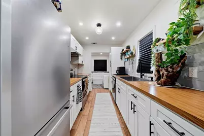 3311 E Ellicott Street, Tampa, FL 33610 - Photo 11