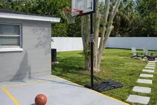 2613 E 111th Ave, Tampa, FL 33612 - Photo 29