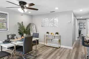 2613 E 111th Ave, Tampa, FL 33612 - Photo 9