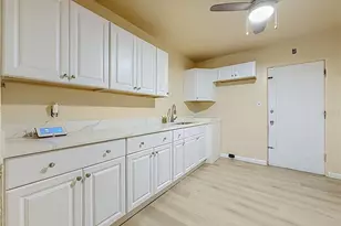 2121 10th St S, Saint Petersburg, FL 33705 - Photo 35
